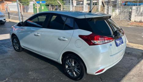 TOYOTA Yaris Hatch 1.3 16V 4P FLEX XL PLUS TECH MULTIDRIVE AUTOM�TICO CVT, Foto 3