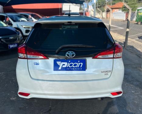 TOYOTA Yaris Hatch 1.3 16V 4P FLEX XL PLUS TECH MULTIDRIVE AUTOM�TICO CVT, Foto 4