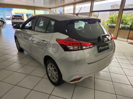 TOYOTA Yaris Hatch 1.5 16V 4P FLEX XS MULTIDRIVE AUTOM�TICO CVT, Foto 5