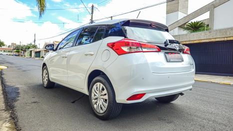 TOYOTA Yaris Hatch 1.5 16V 4P FLEX XL MULTIDRIVE AUTOM�TICO CVT, Foto 5