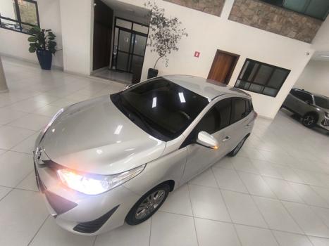 TOYOTA Yaris Hatch 1.5 16V 4P FLEX XL PLUS CONNECT MULTIDRIVE AUTOM�TICO CVT, Foto 2