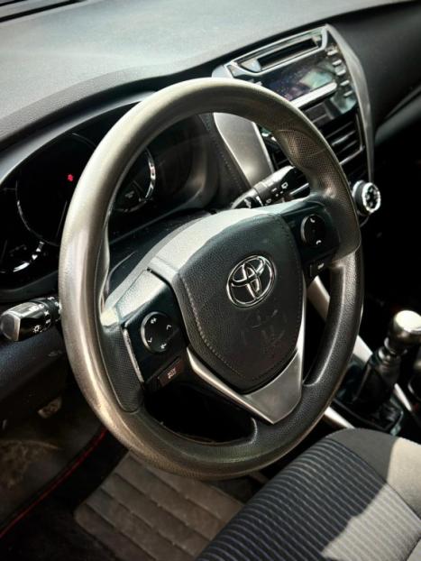 TOYOTA Yaris Hatch 1.5 16V 4P FLEX XL MULTIDRIVE AUTOM�TICO CVT, Foto 5