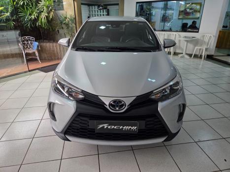 TOYOTA Yaris Hatch 1.5 16V 4P FLEX XS CONNECT MULTIDRIVE AUTOM�TICO CVT, Foto 3