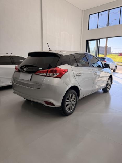TOYOTA Yaris Hatch 1.5 16V 4P FLEX XL PLUS CONNECT MULTIDRIVE AUTOM�TICO CVT, Foto 3