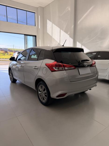 TOYOTA Yaris Hatch 1.5 16V 4P FLEX XL PLUS CONNECT MULTIDRIVE AUTOM�TICO CVT, Foto 4