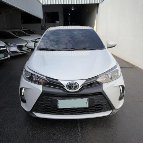 TOYOTA Yaris Hatch 1.5 16V 4P FLEX XS CONNECT MULTIDRIVE AUTOM�TICO CVT, Foto 2