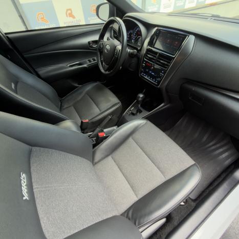 TOYOTA Yaris Hatch 1.5 16V 4P FLEX XS CONNECT MULTIDRIVE AUTOM�TICO CVT, Foto 6