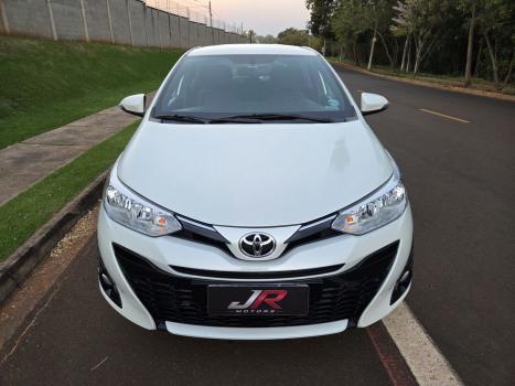 TOYOTA Yaris Hatch 1.5 16V 4P FLEX XS CONNECT MULTIDRIVE AUTOM�TICO CVT, Foto 2