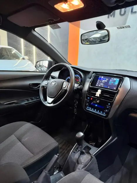 TOYOTA Yaris Hatch 1.5 16V 4P FLEX XL MULTIDRIVE AUTOM�TICO CVT, Foto 10