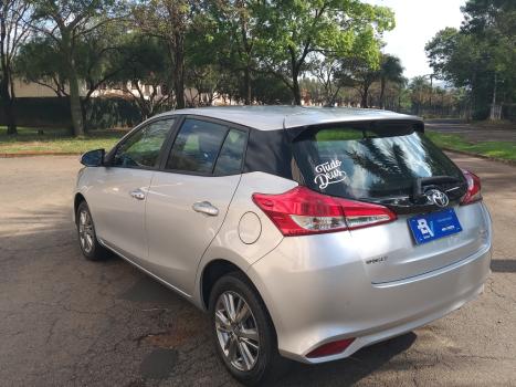 TOYOTA Yaris Hatch 1.5 16V 4P FLEX XL PLUS CONNECT MULTIDRIVE AUTOMÁTICO CVT, Foto 6
