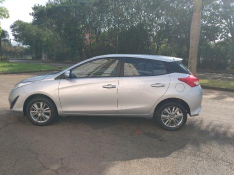 TOYOTA Yaris Hatch 1.5 16V 4P FLEX XL PLUS CONNECT MULTIDRIVE AUTOMÁTICO CVT, Foto 8