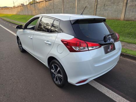 TOYOTA Yaris Hatch 1.5 16V 4P FLEX XS CONNECT MULTIDRIVE AUTOMÁTICO CVT, Foto 6