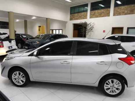 TOYOTA Yaris Hatch 1.3 16V 4P FLEX XL PLUS TECH MULTIDRIVE AUTOMÁTICO CVT, Foto 12