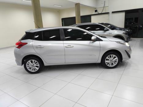 TOYOTA Yaris Hatch 1.3 16V 4P FLEX XL PLUS TECH MULTIDRIVE AUTOMÁTICO CVT, Foto 14