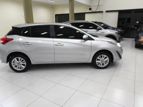 TOYOTA Yaris Hatch 1.3 16V 4P FLEX XL PLUS TECH MULTIDRIVE AUTOMÁTICO CVT, Foto 15