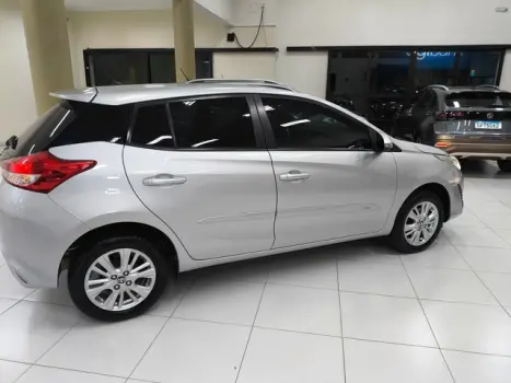 TOYOTA Yaris Hatch 1.3 16V 4P FLEX XL PLUS TECH MULTIDRIVE AUTOMÁTICO CVT, Foto 16