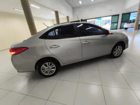 TOYOTA Yaris Sedan 1.5 16V 4P FLEX XL MULTIDRIVE AUTOMTICO CVT, Foto 32