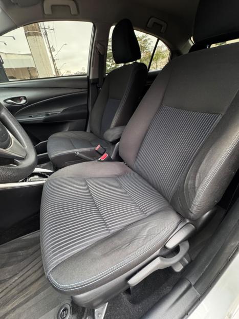 TOYOTA Yaris Sedan 1.3 16V 4P FLEX XL MULTIDRIVE AUTOM�TICO CVT, Foto 9