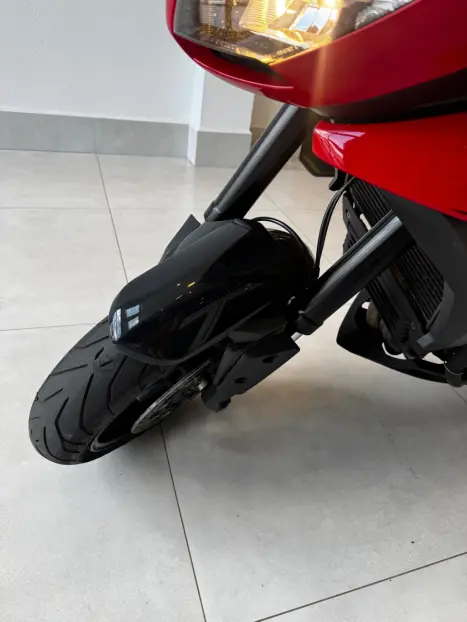TRIUMPH Speed Triple 1050 R, Foto 12
