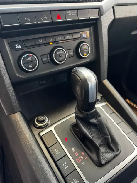 VOLKSWAGEN Amarok 3.0 V6 CABINE DUPLA HIGHLINE 4X4 TURBO INTERCOOLER AUTOMTICO, Foto 10