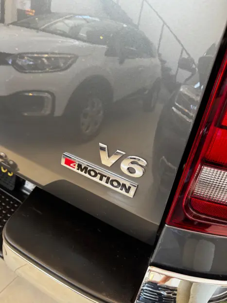 VOLKSWAGEN Amarok 3.0 V6 CABINE DUPLA HIGHLINE 4X4 TURBO INTERCOOLER AUTOMTICO, Foto 14