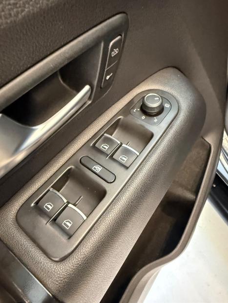 VOLKSWAGEN Amarok 3.0 V6 CABINE DUPLA HIGHLINE 4X4 TURBO INTERCOOLER AUTOMTICO, Foto 13