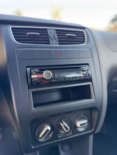 VOLKSWAGEN Fox 1.6 4P, Foto 6