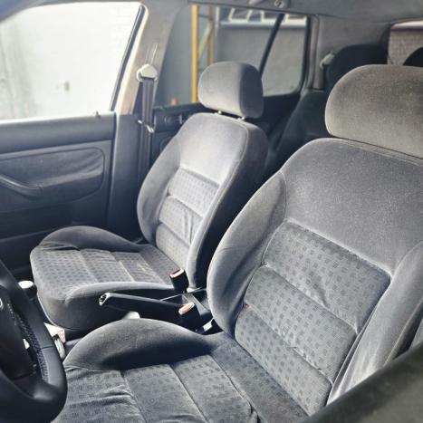 VOLKSWAGEN Golf 2.0 4P, Foto 3