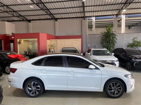 VOLKSWAGEN Jetta 1.4 4P 250 TSI TURBO CONFORTLINE AUTOMÁTICO, Foto 4 VOLKSWAGEN Jetta 1.4 4P 250 TSI TURBO CONFORTLINE AUTOMÁTICO, Foto 4
