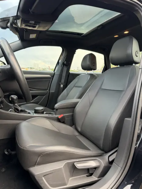 VOLKSWAGEN Jetta 1.4 4P 250 TSI R-LINE AUTOM�TICO, Foto 15