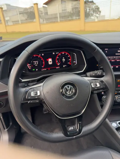 VOLKSWAGEN Jetta 1.4 4P 250 TSI R-LINE AUTOM�TICO, Foto 19