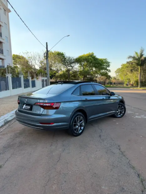VOLKSWAGEN Jetta 1.4 4P 250 TSI TURBO COMFORTLINE AUTOMÁTICO, Foto 6