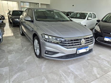 VOLKSWAGEN Jetta 1.4 4P 250 TSI TURBO COMFORTLINE AUTOMÁTICO, Foto 2