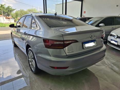 VOLKSWAGEN Jetta 1.4 4P 250 TSI TURBO COMFORTLINE AUTOMÁTICO, Foto 4