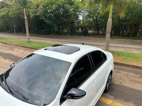 VOLKSWAGEN Jetta 2.0 4P FLEX CONFORTLINE TIPTRONIC AUTOMÁTICO, Foto 2 VOLKSWAGEN Jetta 2.0 4P FLEX CONFORTLINE TIPTRONIC AUTOMÁTICO, Foto 2