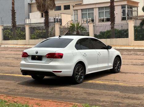 VOLKSWAGEN Jetta 2.0 4P FLEX CONFORTLINE TIPTRONIC AUTOMÁTICO, Foto 4 VOLKSWAGEN Jetta 2.0 4P FLEX CONFORTLINE TIPTRONIC AUTOMÁTICO, Foto 4