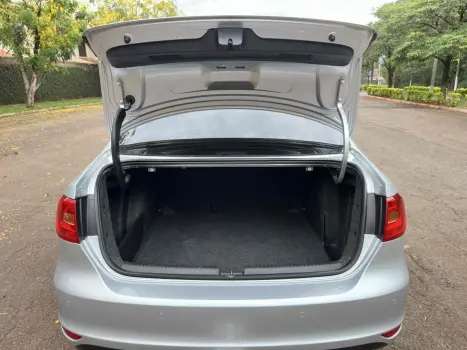 VOLKSWAGEN Jetta 2.0 4P FLEX COMFORTLINE TIPTRONIC AUTOM�TICO, Foto 12