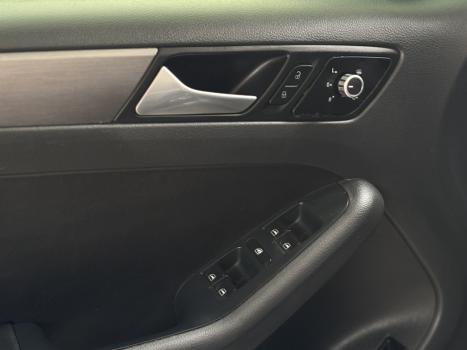 VOLKSWAGEN Jetta 2.0 4P TSI HIGHLINE 211 CV AUTOM�TICO, Foto 5