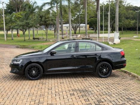 VOLKSWAGEN Jetta 2.0 4P FLEX COMFORTLINE TIPTRONIC AUTOM�TICO, Foto 4