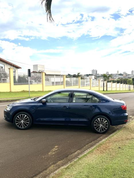 VOLKSWAGEN Jetta 2.0 4P COMFORTLINE TIPTRONIC AUTOM�TICO, Foto 2