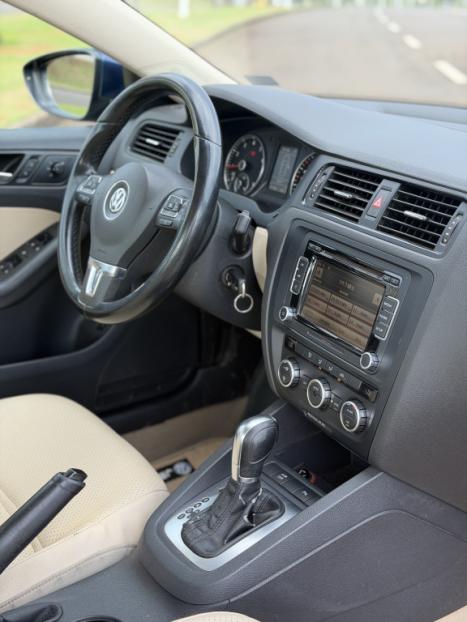 VOLKSWAGEN Jetta 2.0 4P COMFORTLINE TIPTRONIC AUTOM�TICO, Foto 17
