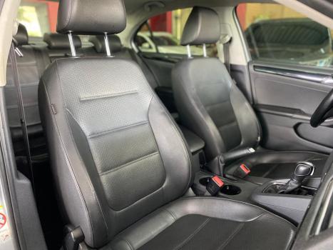 VOLKSWAGEN Jetta 2.0 4P TSI HIGHLINE 211 CV AUTOM�TICO, Foto 11