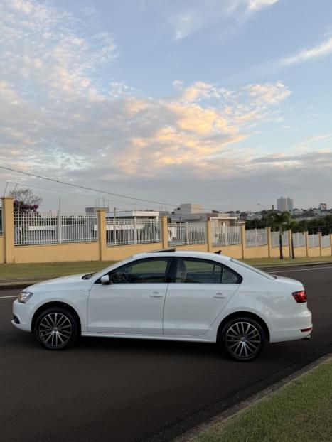 VOLKSWAGEN Jetta 2.0 4P TSI HIGHLINE 211 CV AUTOM�TICO, Foto 2