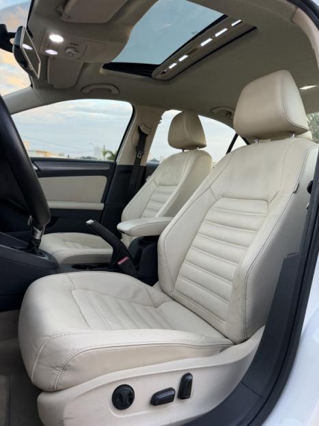 VOLKSWAGEN Jetta 2.0 4P TSI HIGHLINE 211 CV AUTOM�TICO, Foto 13