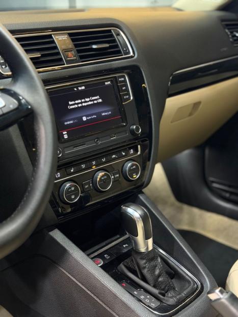 VOLKSWAGEN Jetta 2.0 4P TSI HIGHLINE 211 CV AUTOM�TICO, Foto 5