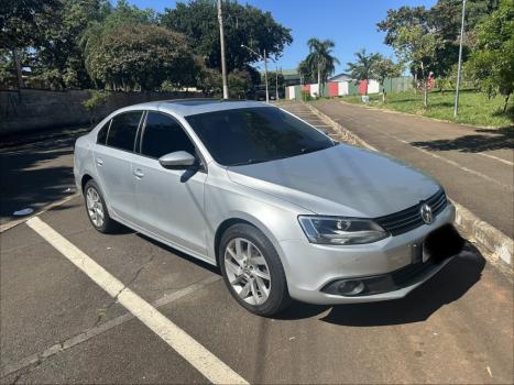 VOLKSWAGEN Jetta 2.0 4P COMFORTLINE TIPTRONIC AUTOM�TICO, Foto 2
