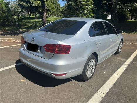 VOLKSWAGEN Jetta 2.0 4P COMFORTLINE TIPTRONIC AUTOM�TICO, Foto 3
