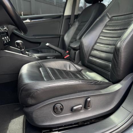 VOLKSWAGEN Jetta 2.0 4P TSI HIGHLINE 211 CV AUTOM�TICO, Foto 8