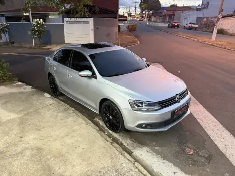VOLKSWAGEN Jetta 2.0 4P FLEX COMFORTLINE TIPTRONIC AUTOM�TICO, Foto 4