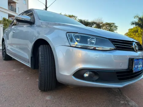 VOLKSWAGEN Jetta 2.0 4P COMFORTLINE TIPTRONIC AUTOM�TICO, Foto 13